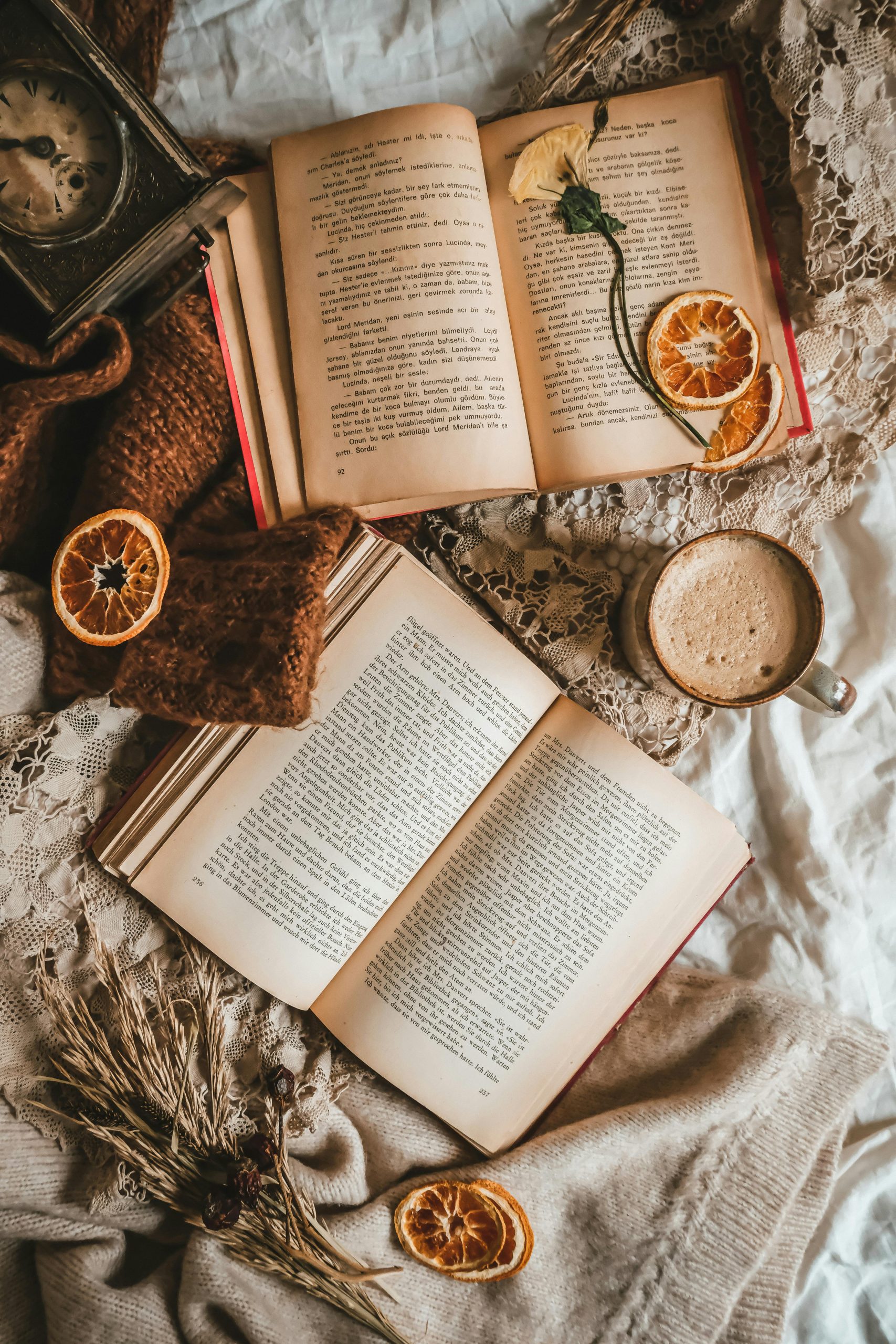 Conie Hood y La Cabaña para comunicación de marca personal